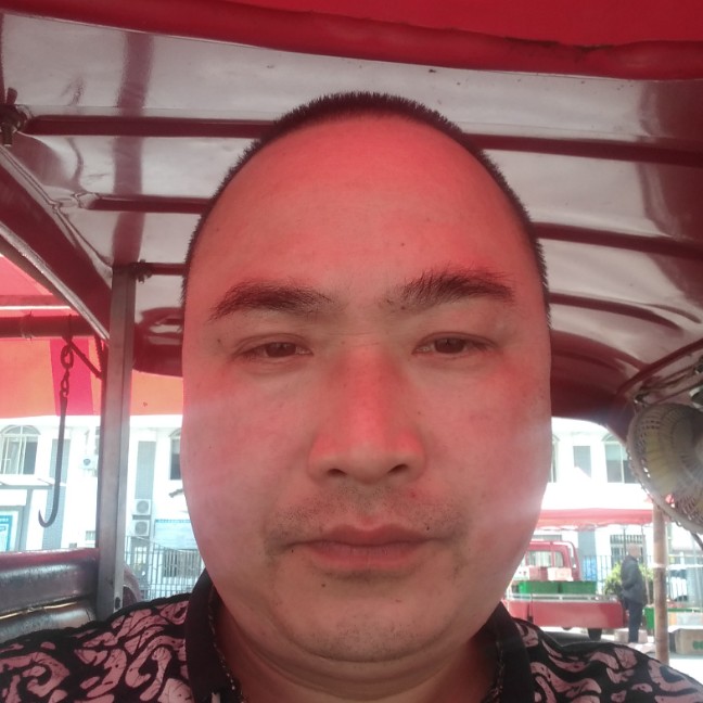 落拓回首流影的照片