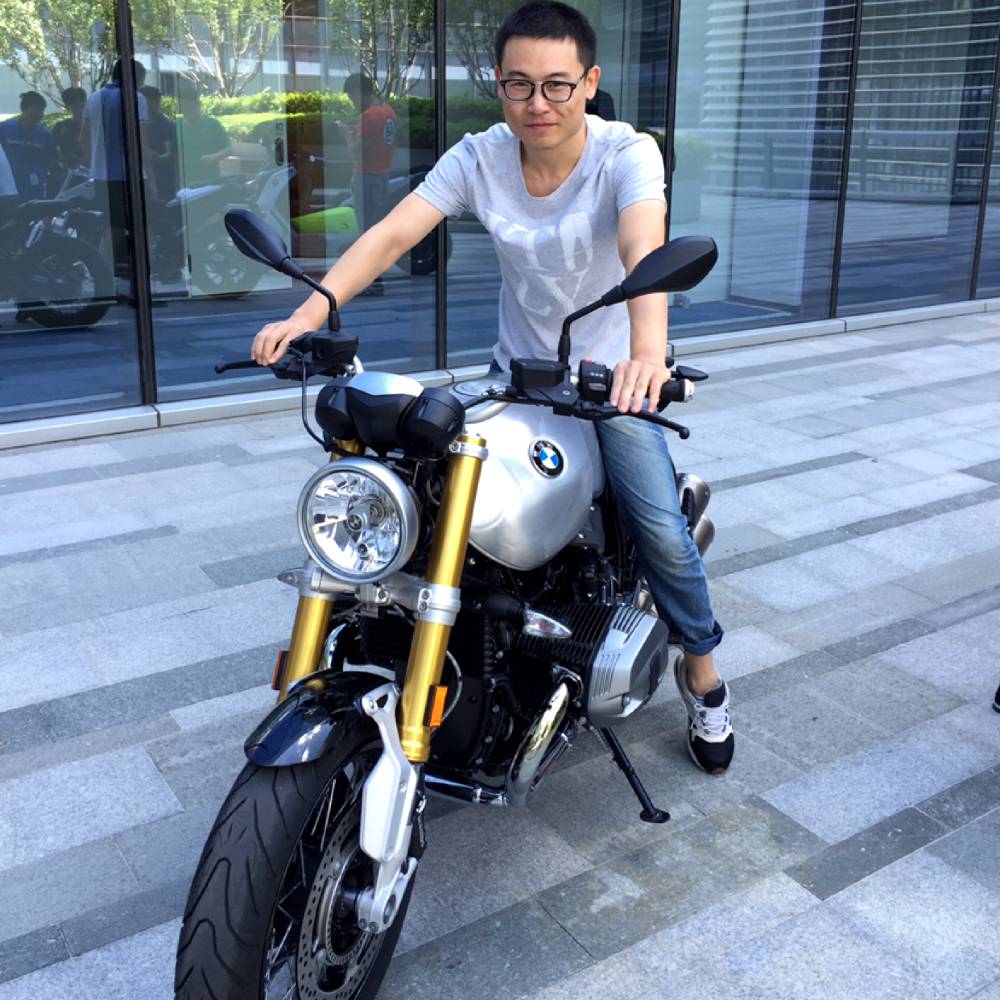 普通青年的照片