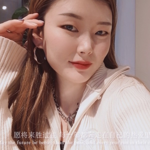 百香果女孩的照片