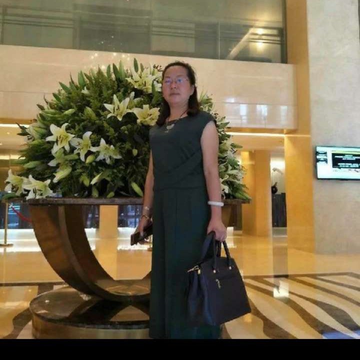 云朵浅吻平常的照片