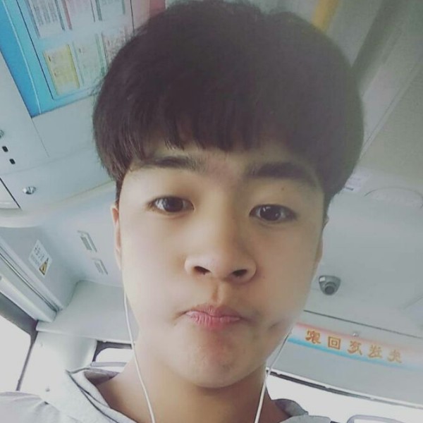 伟伟爱您的照片