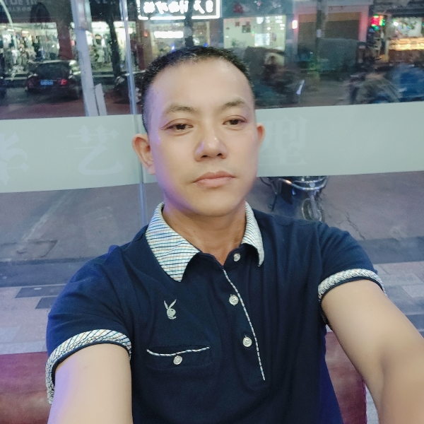 河马爱恋迷茫的照片