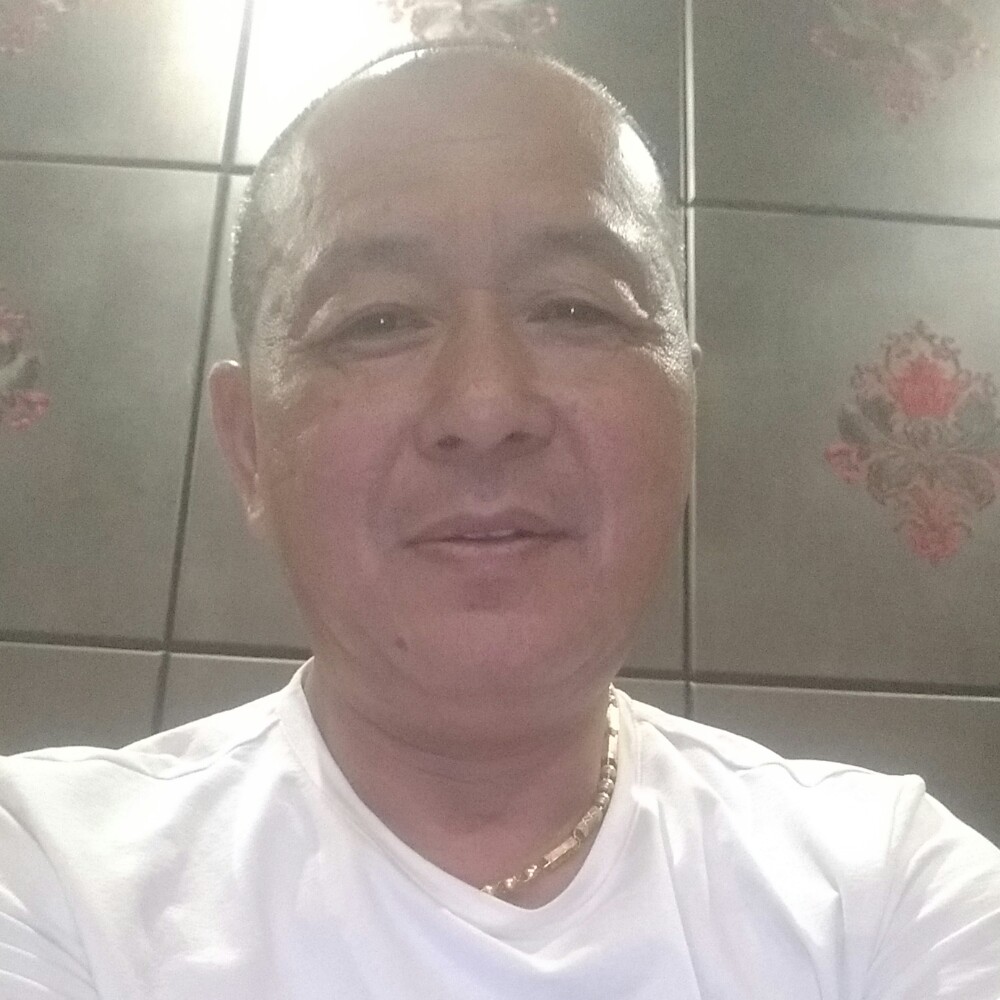 复杂和蜻蜓的照片