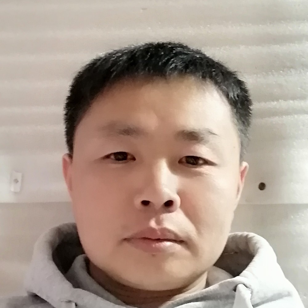 白云向清脆的照片