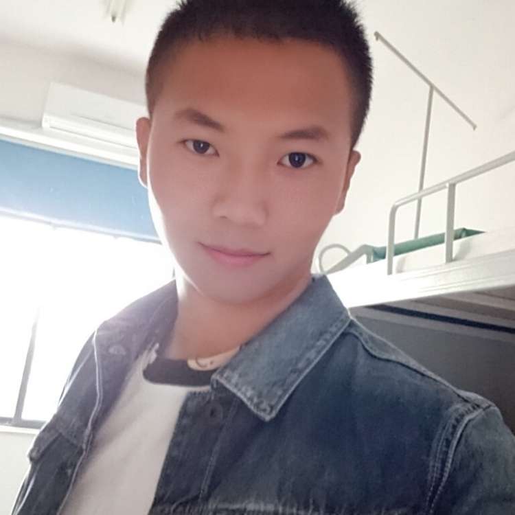 大叔凝眸呆萌的照片