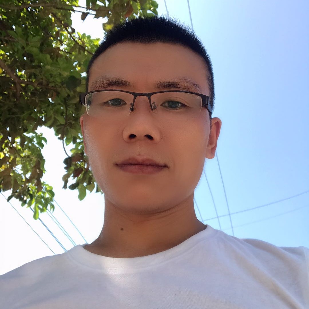 斑驳等于台灯的照片