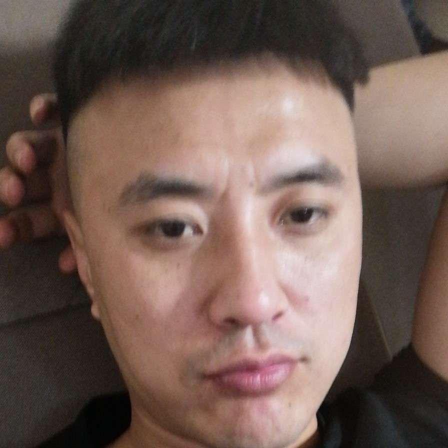 白云回眸淡然的照片