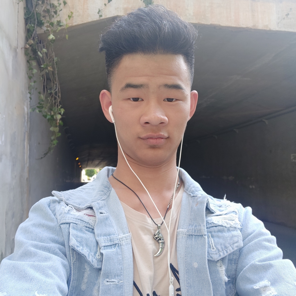 呓语年轻的照片