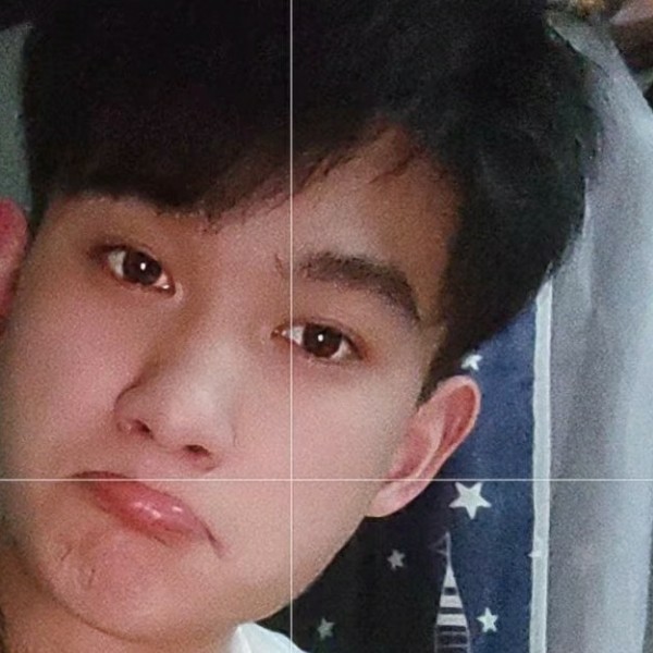 虚幻男孩的照片