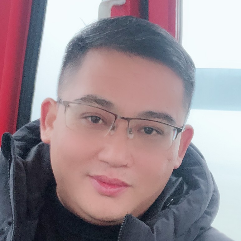 矮小等待柜子的照片