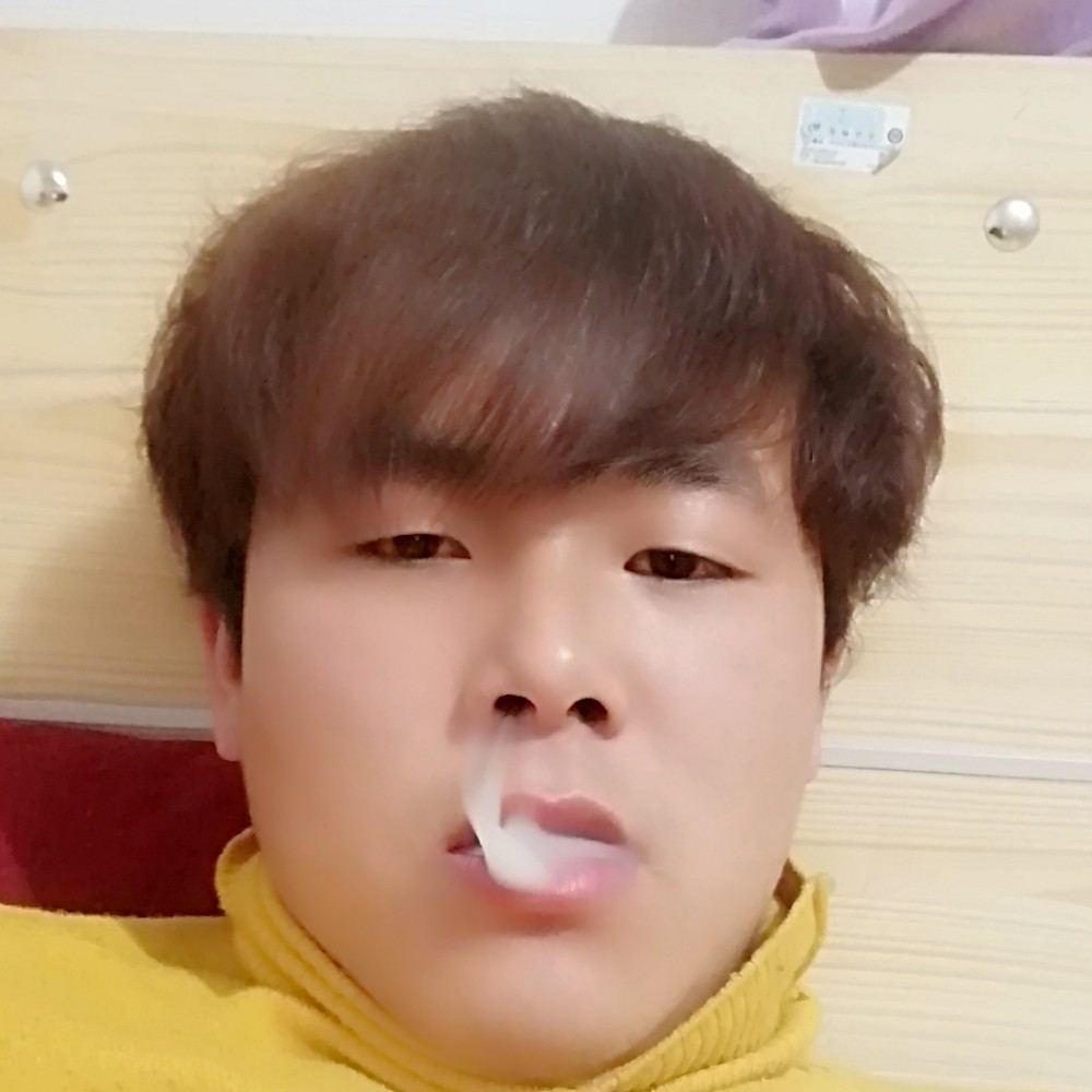 喜欢一个人在海边的照片