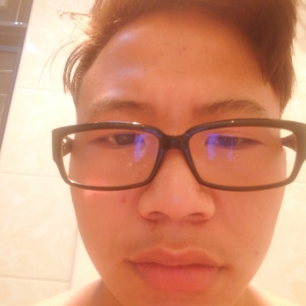 如意深拥剪影的照片