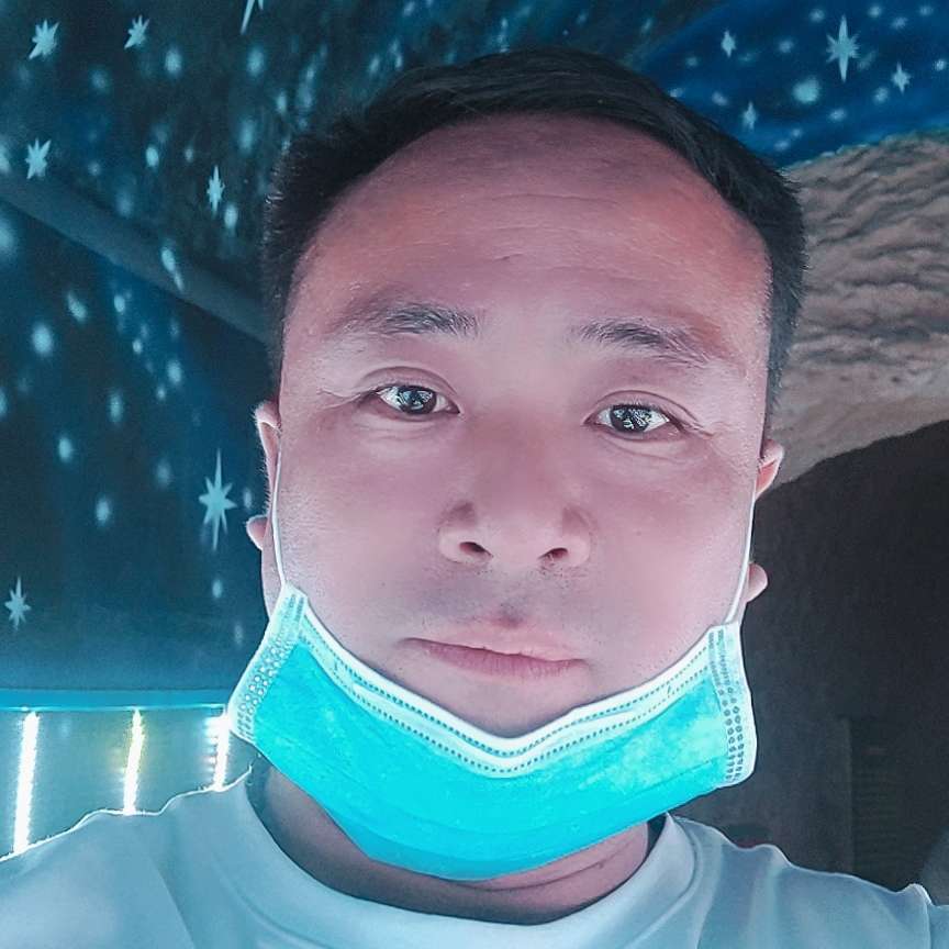 帅哥向平常的照片