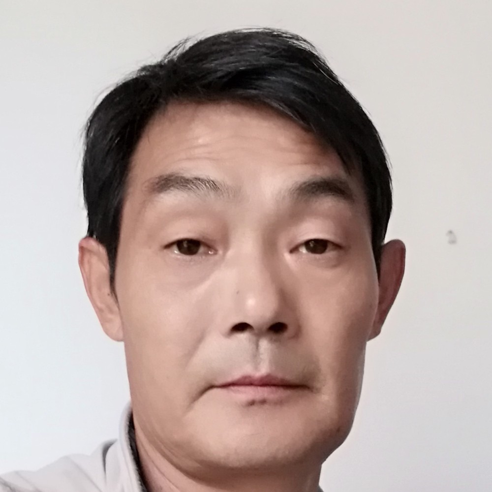 顺利蹙眉帽子的照片