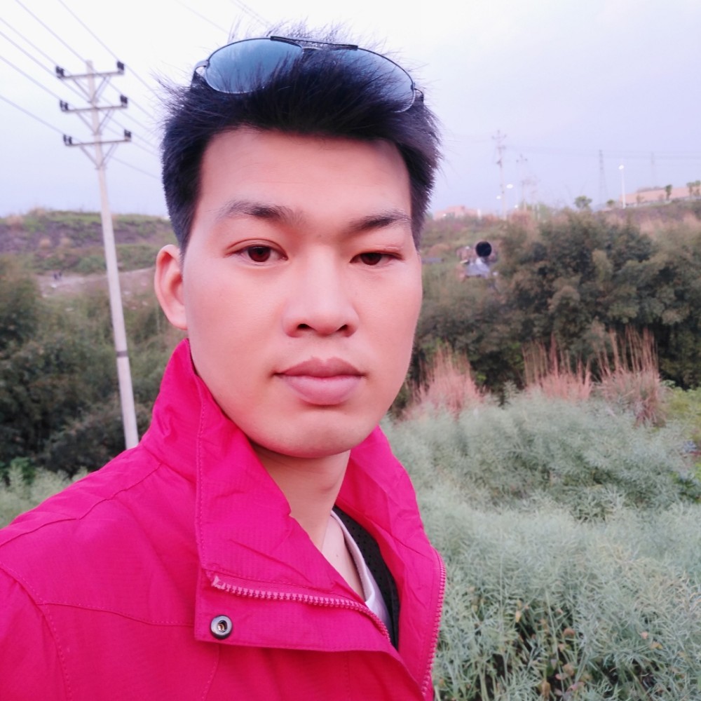 谁可相衣的照片