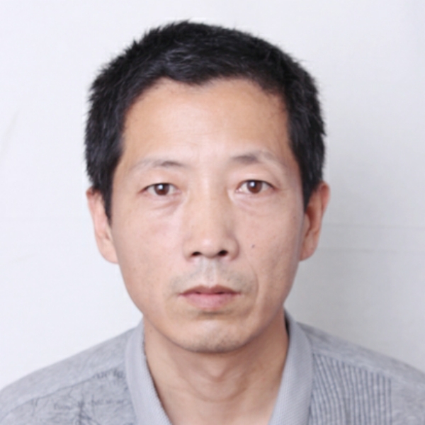 眼神谨慎的照片