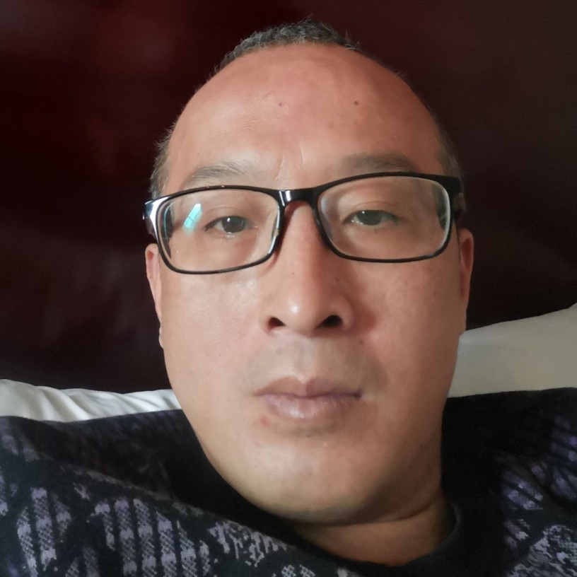 喜悦挽手羽裳的照片