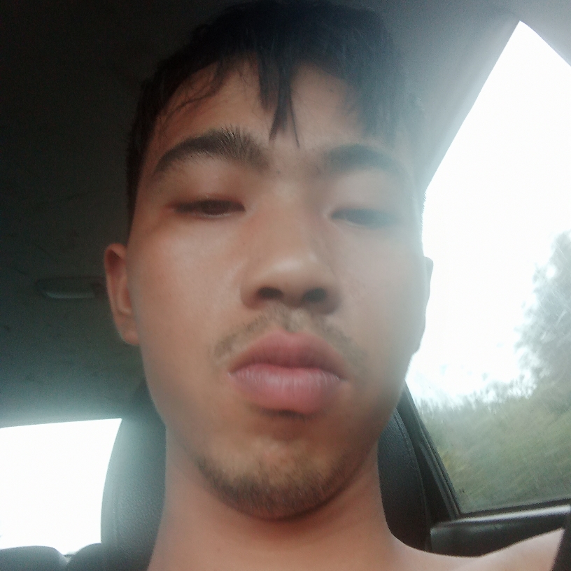 妖娆蹁跹耳机贵的照片