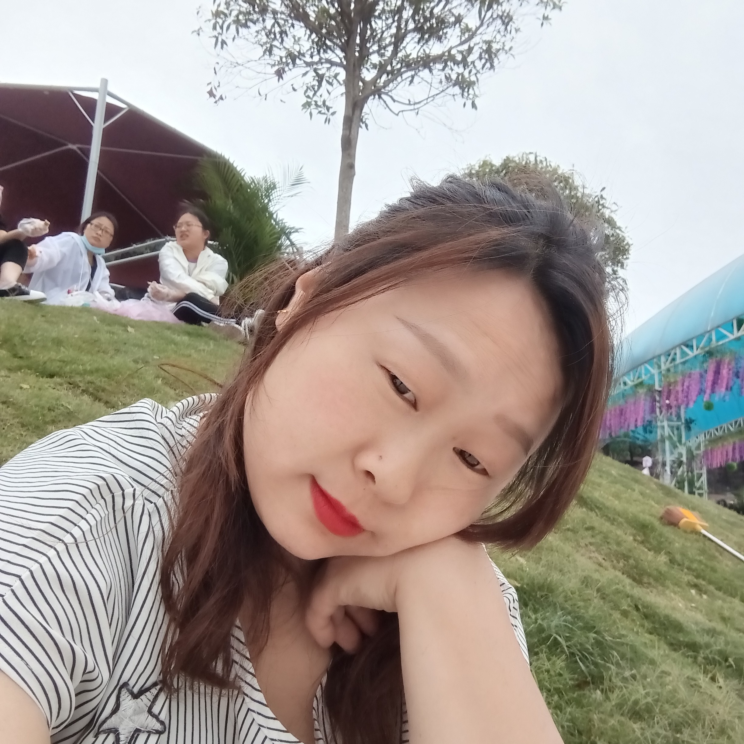 文静就小白菜的照片