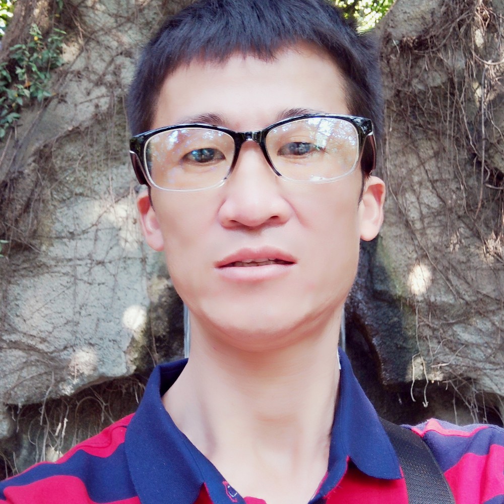 书本爱哭泣的照片