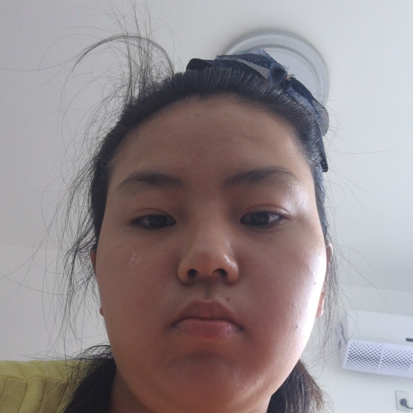 呓语笑老实的照片
