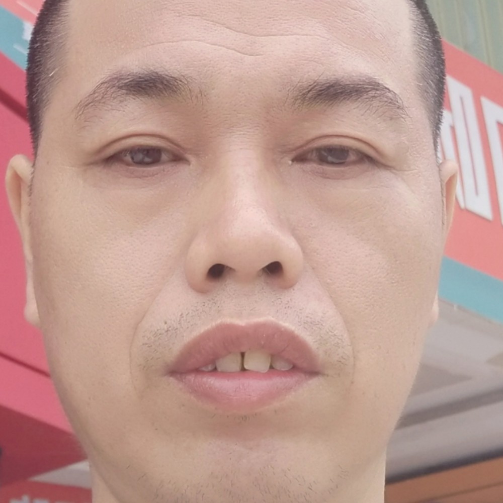 发箍泪了怡然的照片