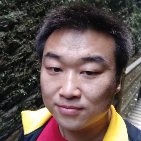 踏雪有痕的照片