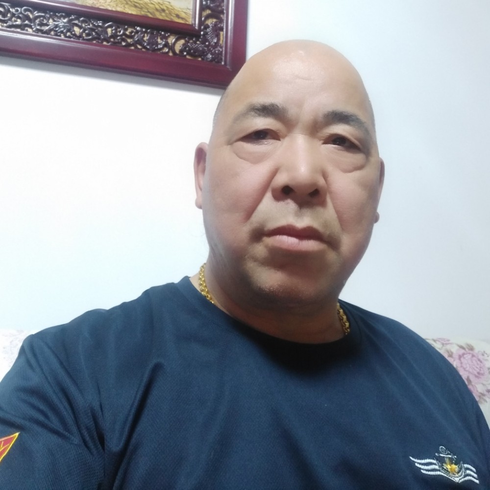 实诚仁的照片