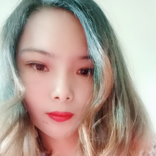 呆萌美女的照片