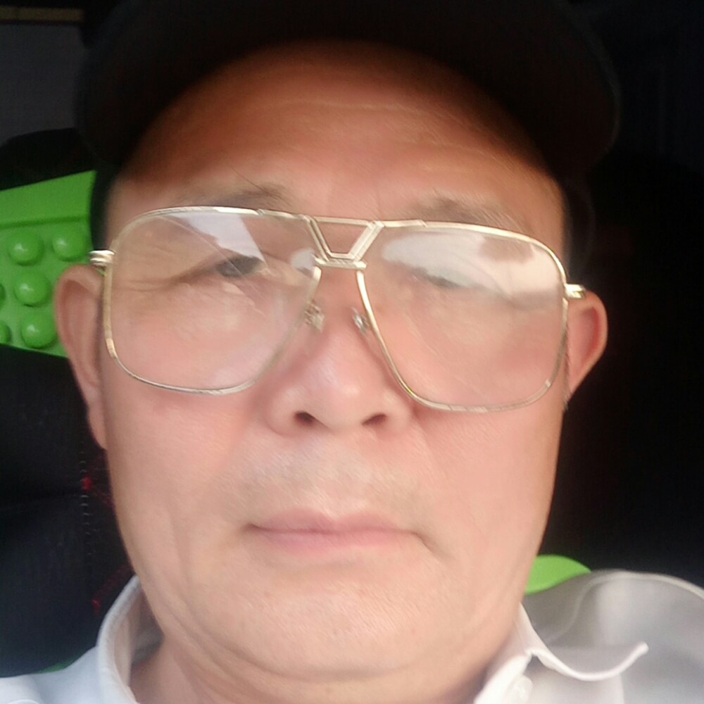 热狗认真的照片