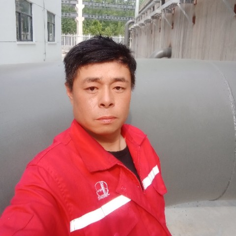 巩中心的照片