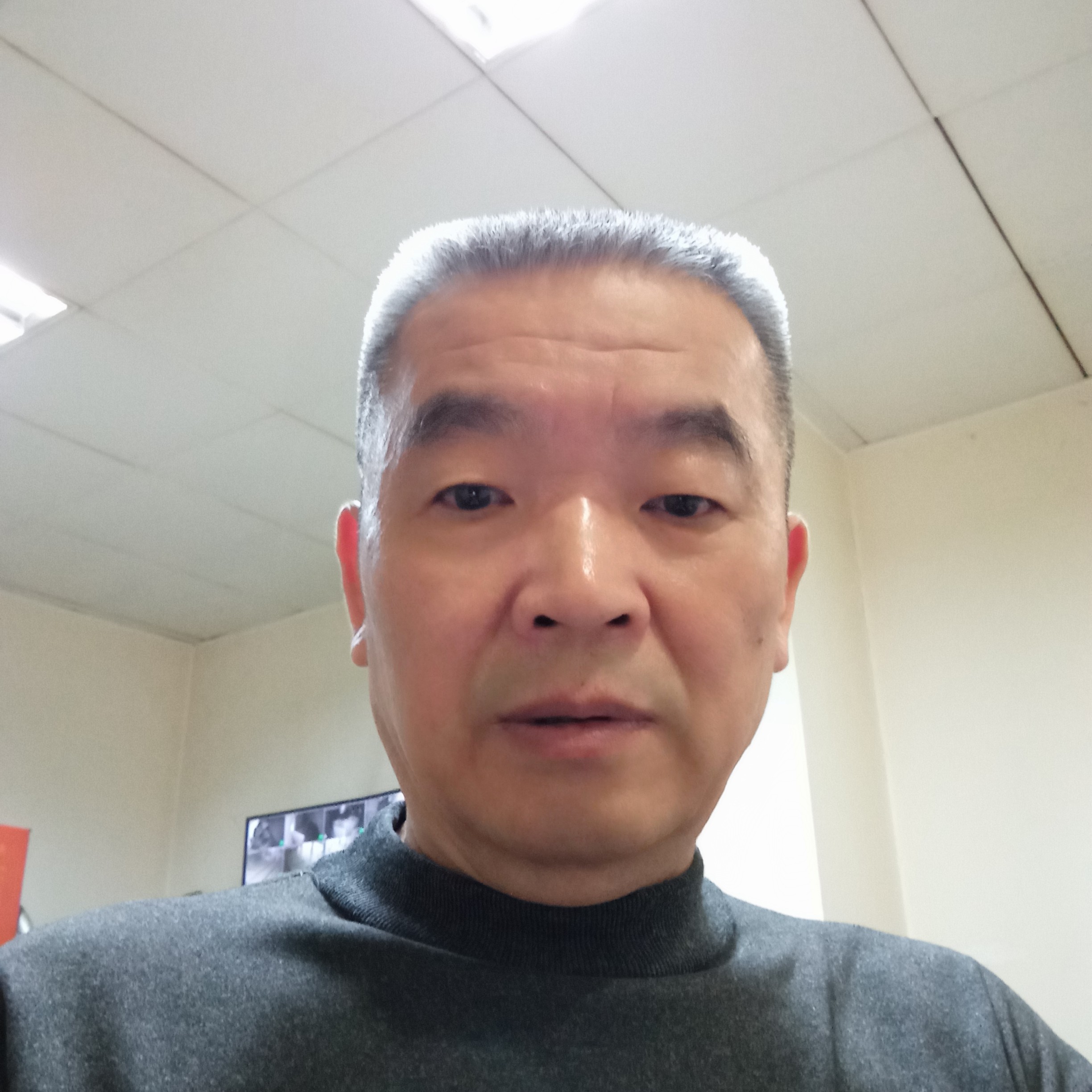 酷酷笑花生的照片