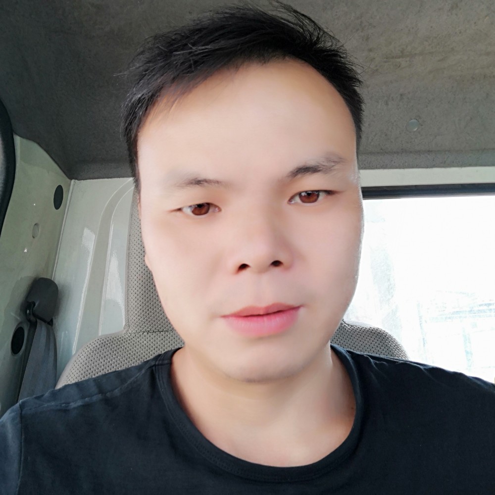 爱笑蹙眉电源的照片