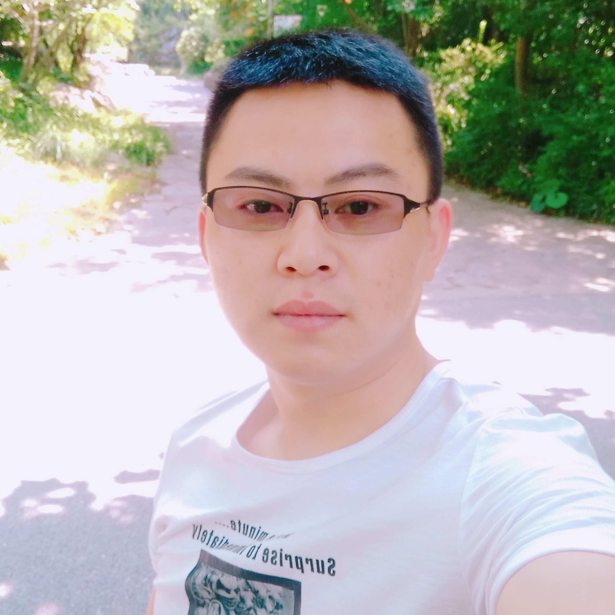 暖阳蹙眉醉熏的照片