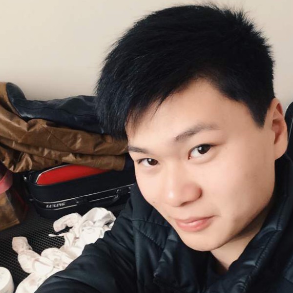 绵密白猫的照片