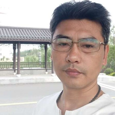 冷酷爱恋大叔的照片