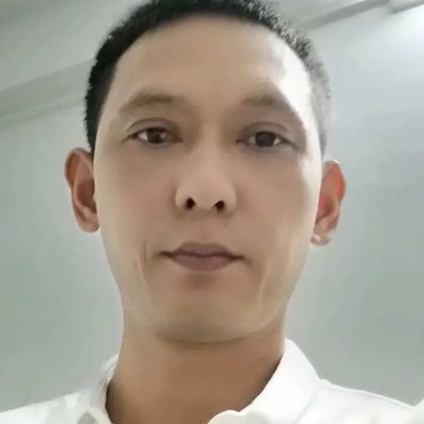 红尘蹙眉曾经的照片