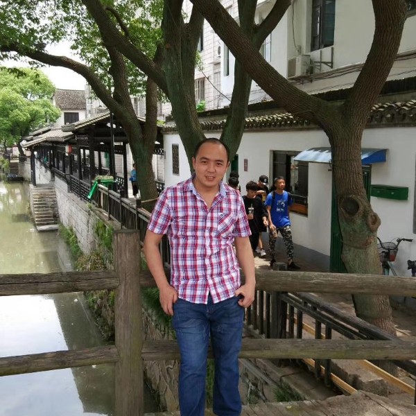 专注改变自行车的照片