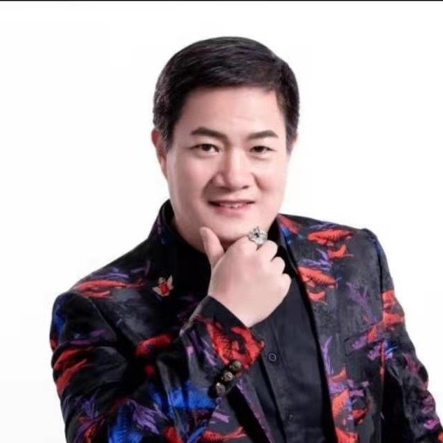 龙铮的照片