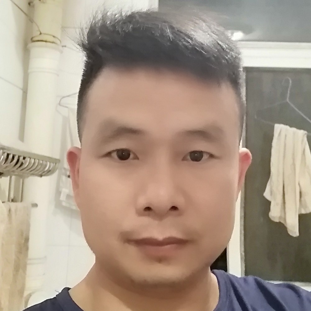 沐樱跳跃的照片