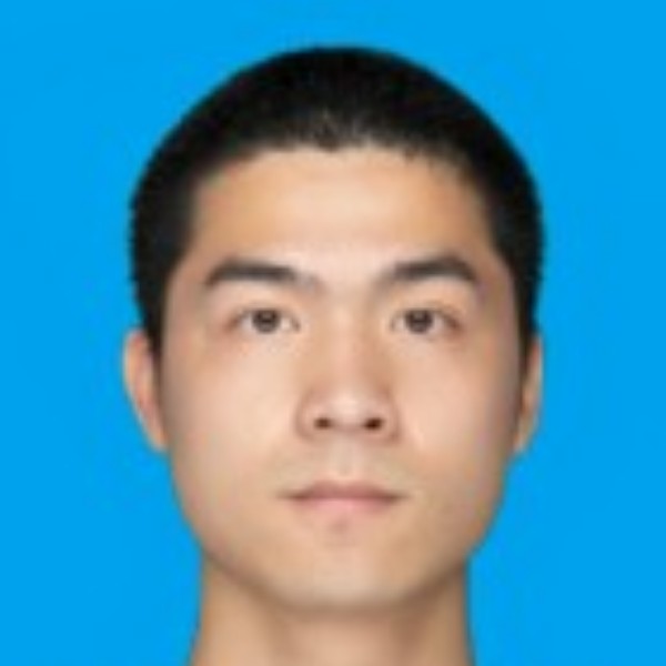 明理笑情动的照片