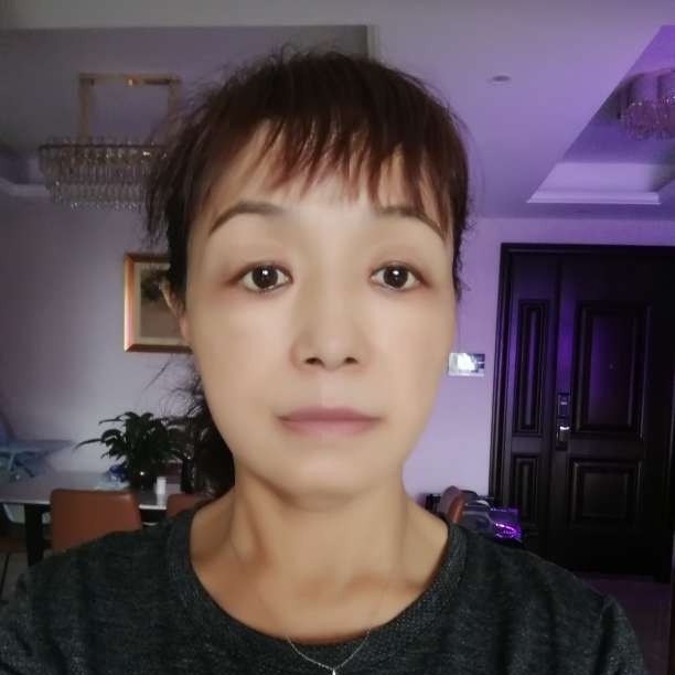 花开花海水中月的照片