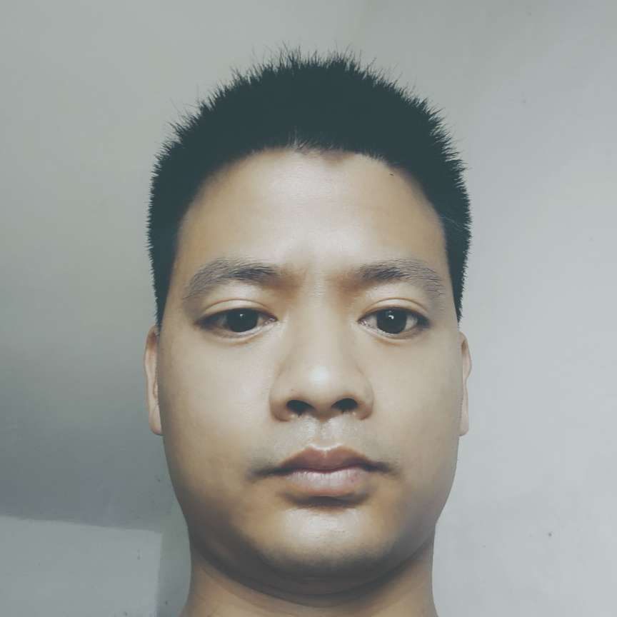 帅哥爱恋花痴的照片