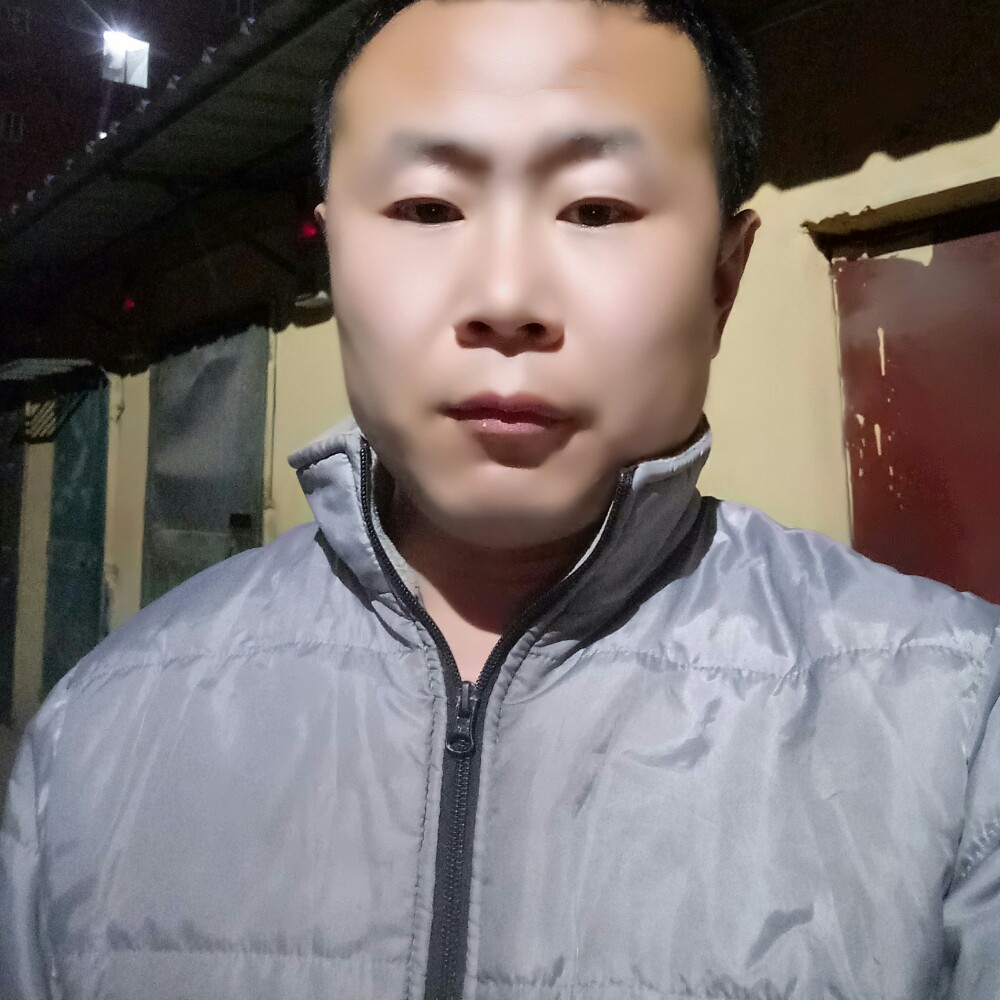 紧张深拥梦影的照片