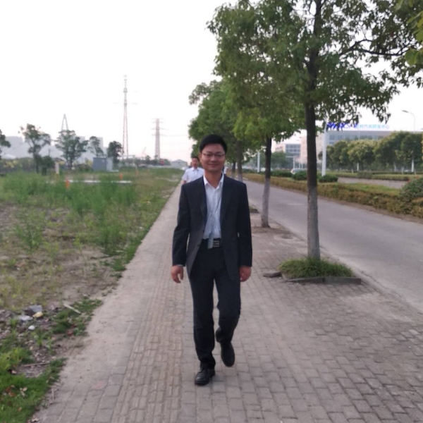 游弋的照片
