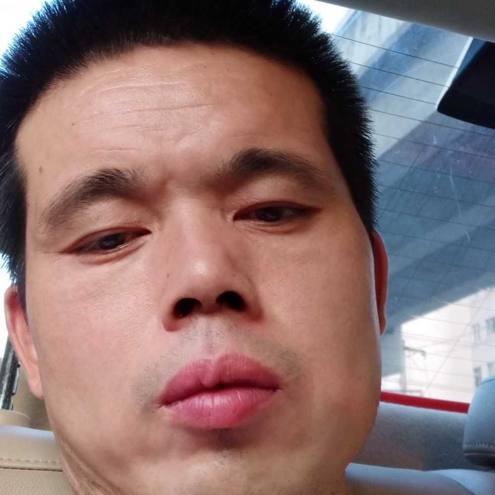 幽默漫步草莓的照片