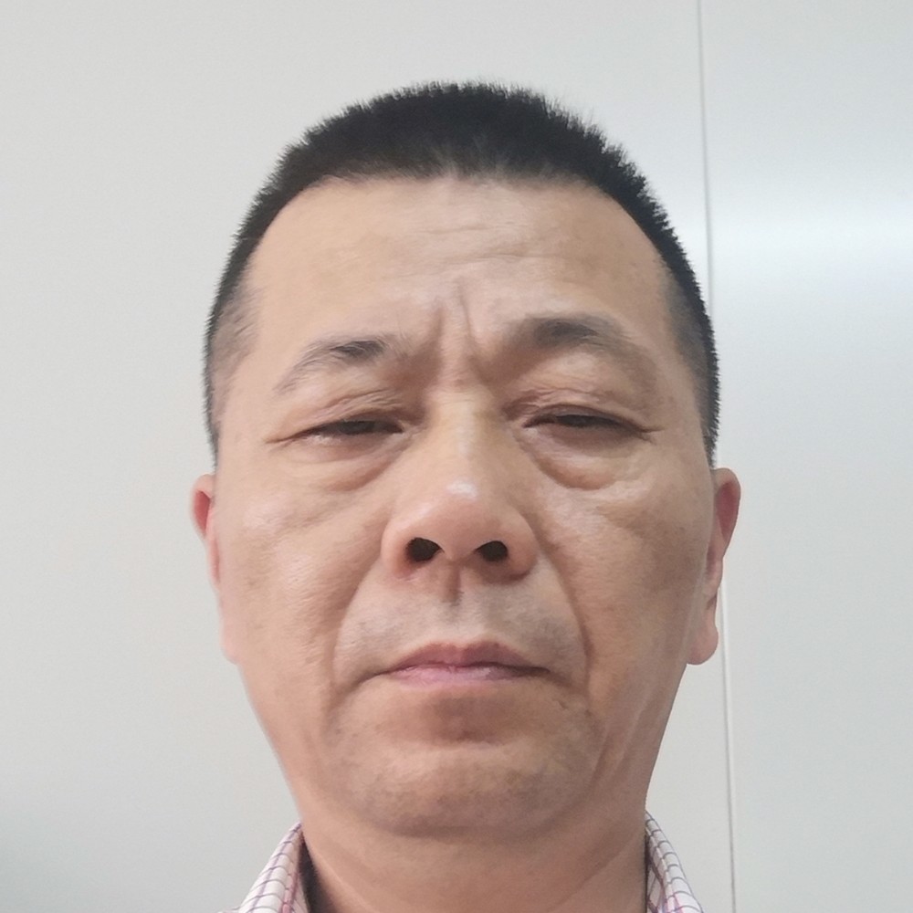 不听话的蹙眉季节的照片