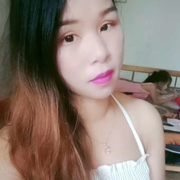 我丑没人爱的照片