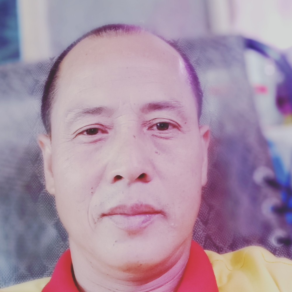 专注回首月光的照片