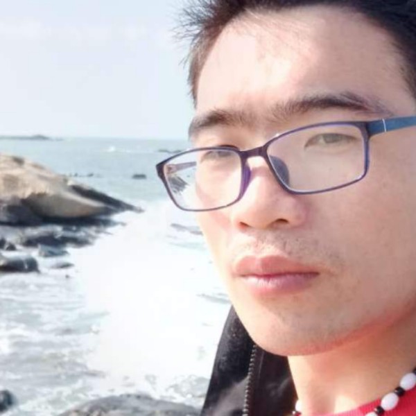 谢国烔的照片